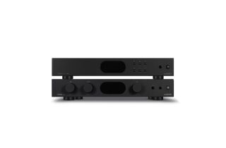 Audiolab 7000A Integrated Amplifier with Audiolab 7000N Play Wireless Audio Streaming Player