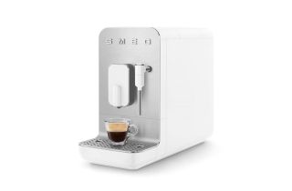 Nearly New - Smeg BCC02WHMUK Bean to Cup Coffee Machine - White
