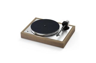 Pro-Ject The Classic Evo Belt Driven Turntable - Walnut