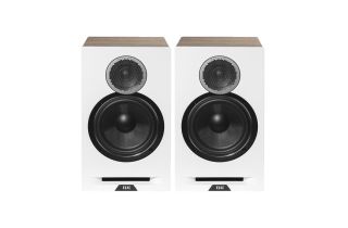Elac Debut Reference DBR62 Bookshelf Speakers - White/Oak