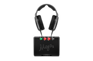 Chord Mojo 2 Portable DAC / Headphone Amplifier with Sennheiser HD 650 Headphones