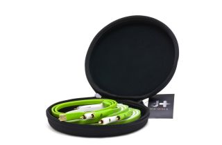 Neo d+ Class B DJ Box Set with 2x RCA Cables & 1x USB-A to USB-B Cable - 1m
