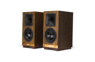 Manufacturer Refurbished - Klipsch The Sixes Powered Bookshelf Speakers - Walnut
