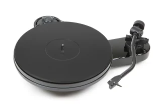 Pro-Ject RPM 3 Carbon Belt Driven Turntable - Black