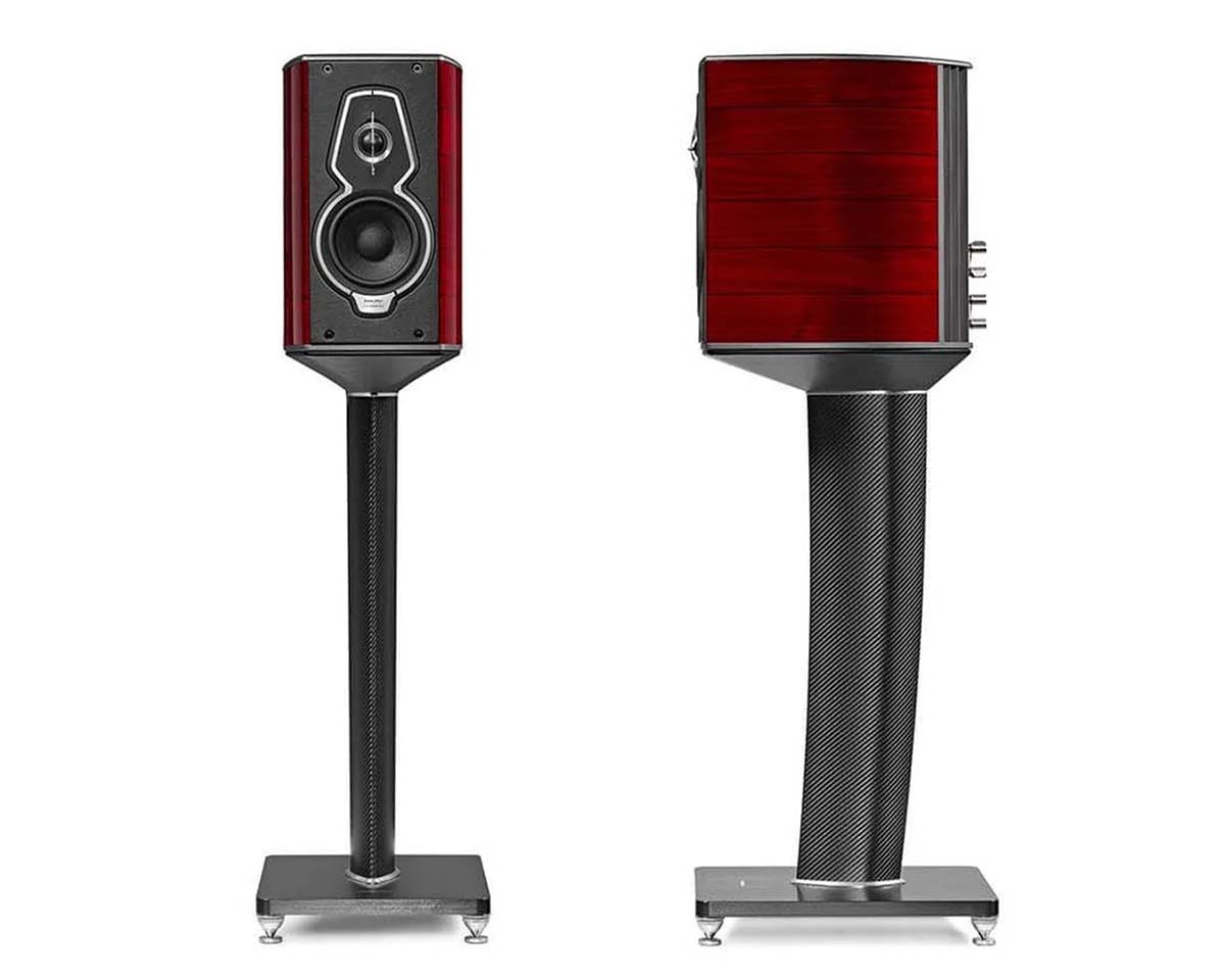 homage-guarneri-stand-content-8