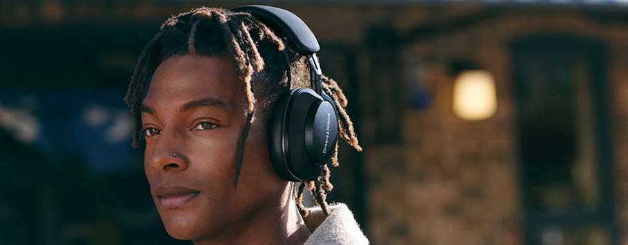 noise-cancelling-headphones-top-section