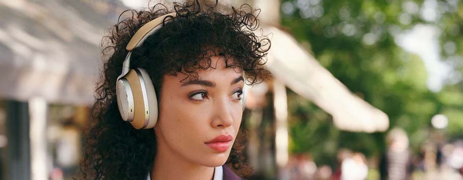 wireless-headphones-top-section