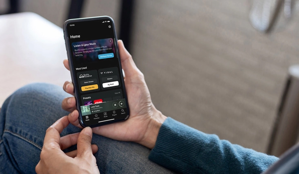 BluOS enabled, premium streaming up to 24-bit/192kHz​