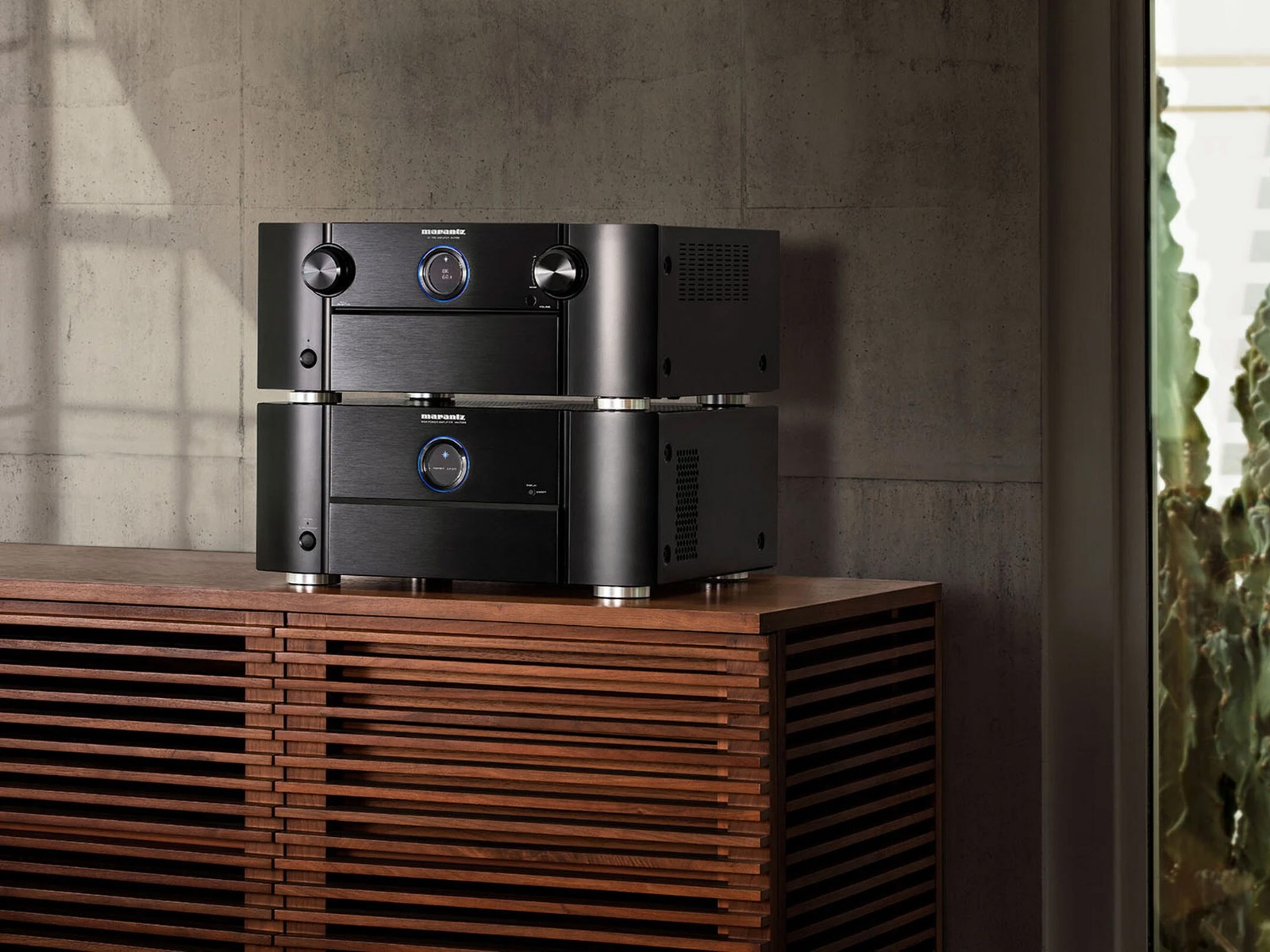 Marantz MM7055 5-Channel Power Amplifier