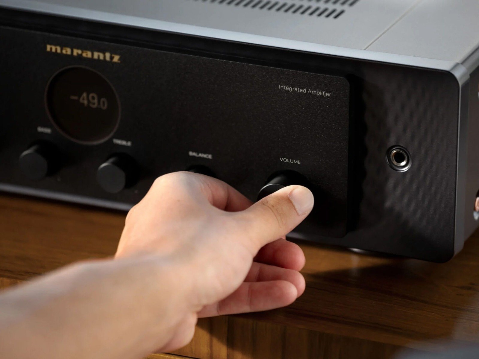 Marantz MODEL 50 Integrated 2.2 Channel Stereo Amplifier