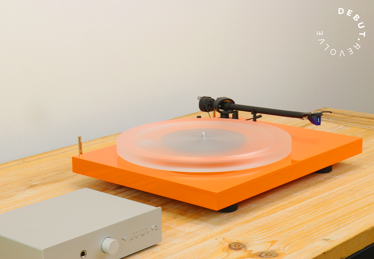 PT x Pro-Ject Debut Revolve Belt Driven Turntable PT x Pro-Ject Debut Revolve Belt Driven Turntable