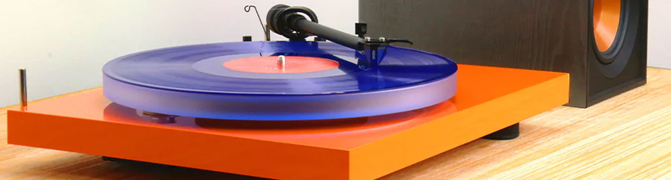 Peter Tyson Launches A Limited Edition Turntable